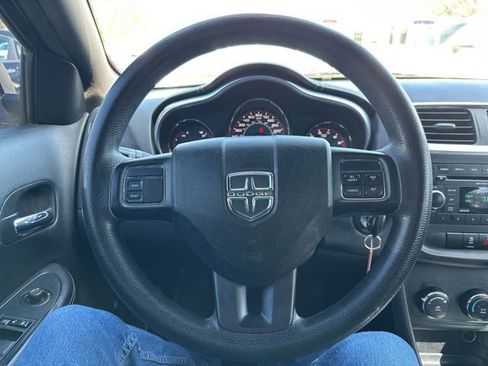 Used 2013 Dodge Avenger SE image 18