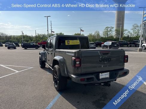 Used 2023 Jeep Gladiator Overland AWD/4WD image 11