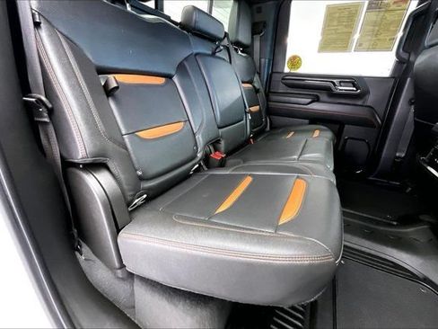 Used 2024 GMC Sierra 2500 AT4 w/ AT4 Premium Plus Package AWD/4WD image 18