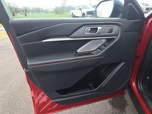 Used 2025 Ford Explorer ST image 25