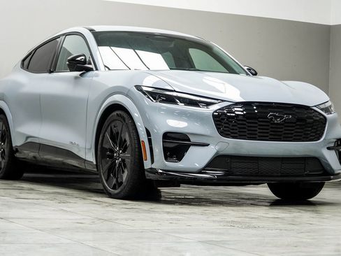 Used 2025 Ford Mustang Mach-E GT image 4