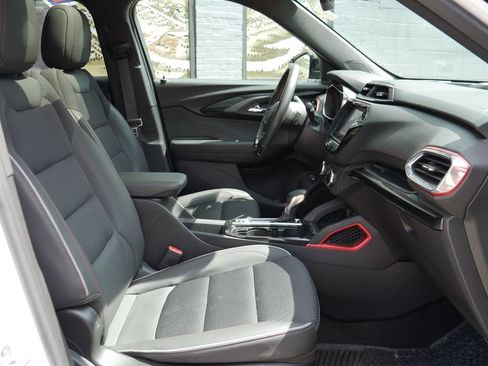Used 2023 Chevrolet TrailBlazer RS w/ Sun and Liftgate Package AWD/4WD image 11