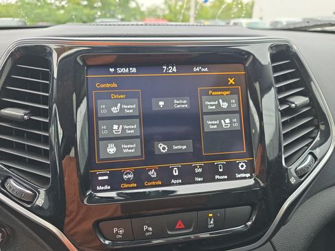 Used 2021 Jeep Cherokee Limited w/ Elite Package AWD/4WD image 33