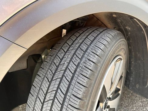 Used 2018 Kia Niro EX image 9