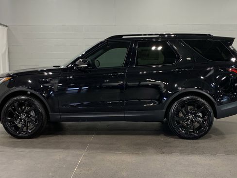 New 2025 Land Rover Discovery S image 7