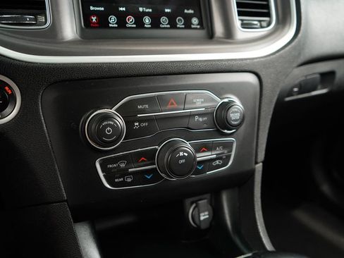 Used 2020 Dodge Charger SXT w/ Leather Interior Group RWD image 27