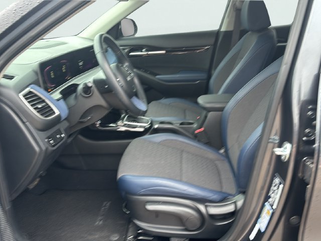 Used 2025 Kia Seltos S FWD image 21