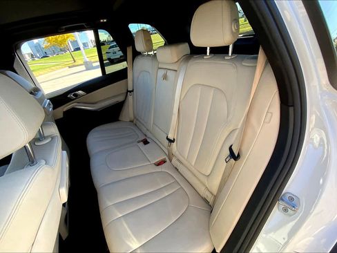 Used 2020 BMW X5 sDrive40i w/ Premium Package image 19