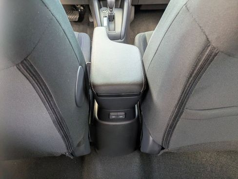 New 2025 Nissan Kicks Play S image 24