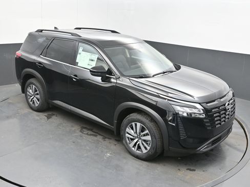 New 2026 Nissan Pathfinder SL FWD image 31