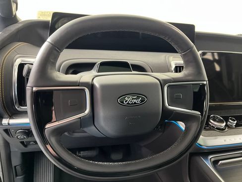 Used 2025 Ford Expedition Tremor AWD/4WD image 34