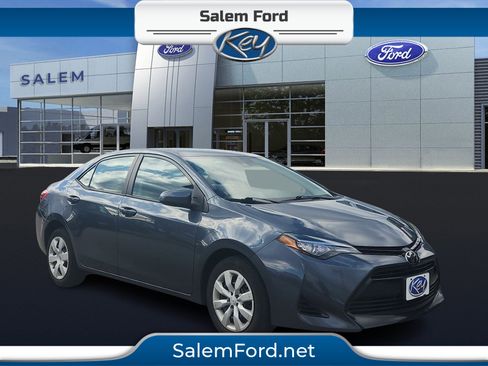 Used 2017 Toyota Corolla LE image 1