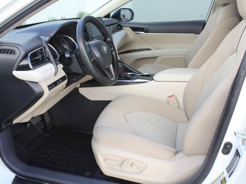 Used 2024 Toyota Camry LE FWD image 11