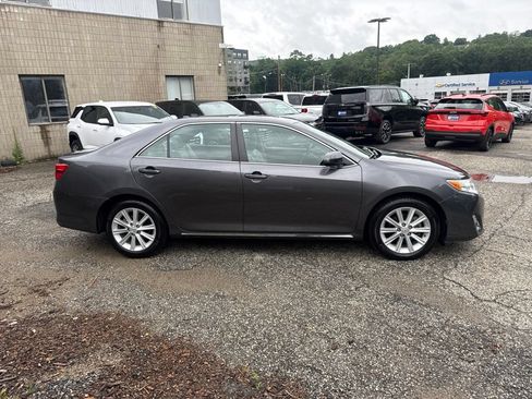 Used 2014 Toyota Camry XLE w/ Leather Package FWD image 8