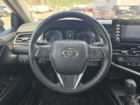Used 2023 Toyota Camry SE FWD image 11