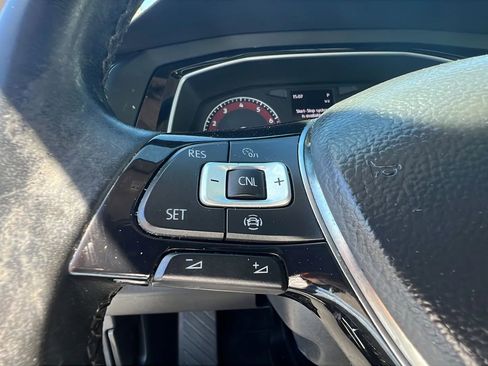 Used 2019 Volkswagen Jetta SE w/ Cold Weather Package FWD image 21