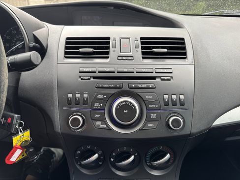 Used 2012 MAZDA MAZDA3 i Touring FWD image 18