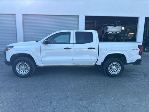 Used 2023 Chevrolet Colorado W/T w/ Advanced Trailering Package AWD/4WD image 2