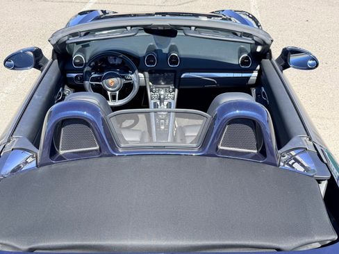 Used 2019 Porsche 718 Boxster RWD image 25