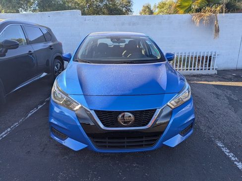 Used 2021 Nissan Versa SV image 3