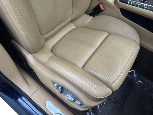 Used 2017 Porsche Macan GTS AWD/4WD image 45