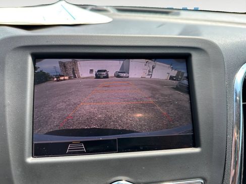Used 2024 Chevrolet Equinox LT FWD image 19
