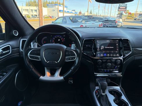 Used 2019 Jeep Grand Cherokee SRT image 29