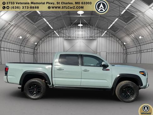 Used 2021 Toyota Tacoma TRD Pro AWD/4WD image 2