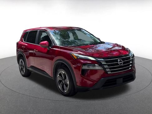 Used 2025 Nissan Rogue SV AWD/4WD image 3