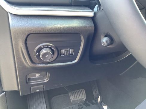 Used 2024 Jeep Grand Cherokee L Limited w/ Luxury Tech Group II image 15