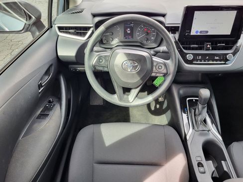 Used 2025 Toyota Corolla LE image 13