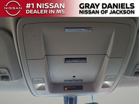 Used 2018 GMC Sierra 1500 SLT w/ SLT Premium Package image 21