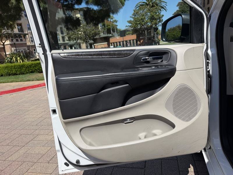 Used 2016 Dodge Grand Caravan SE w/ Quick Order Package 29E SE FWD image 31