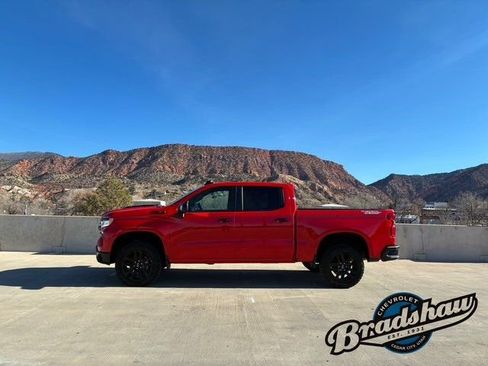 Used 2024 Chevrolet Silverado 1500 LT Trail Boss w/ LT Trail Boss Premium Package image 4