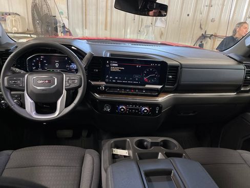 Used 2024 GMC Sierra 1500 Elevation AWD/4WD image 18