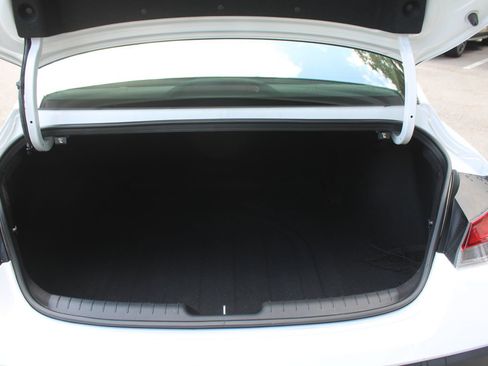 Used 2025 Hyundai Elantra Sport FWD image 10