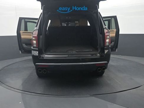 Used 2024 Chevrolet Suburban Premier image 39