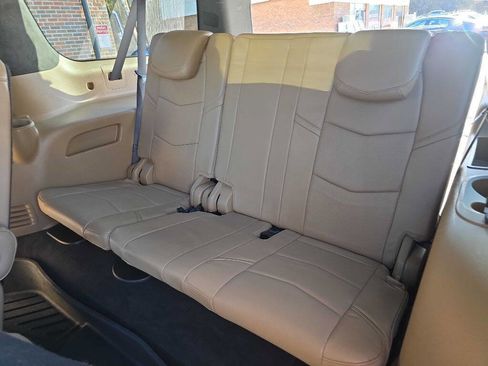 Used 2019 Cadillac Escalade ESV Platinum image 23
