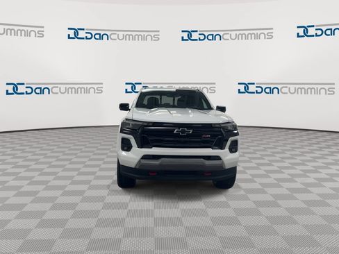 Used 2026 Chevrolet Colorado Z71 w/ Technology Package AWD/4WD image 3