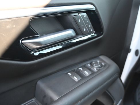 Used 2025 Chevrolet Tahoe Z71 w/ Z71 Off-Road Package image 17