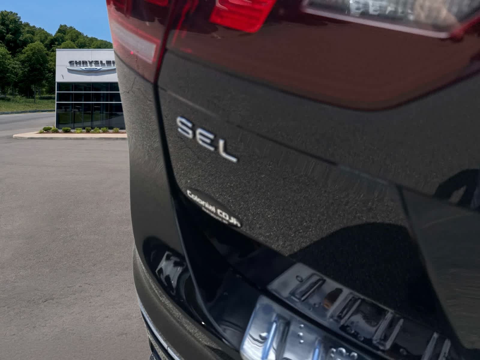 Used 2024 Volkswagen Tiguan SEL R-Line AWD/4WD image 5