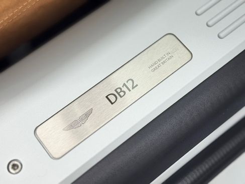 Used 2025 Aston Martin DB12 Volante image 22