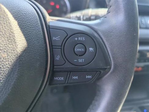 Used 2019 Toyota RAV4 XLE Premium w/ Cold Weather Package FWD image 15