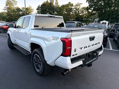 Certified 2025 Toyota Tacoma TRD Sport AWD/4WD image 8