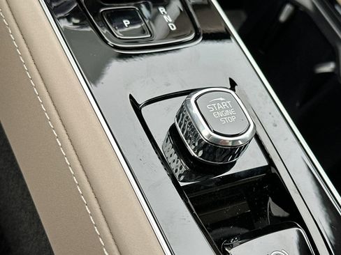 New 2026 Volvo XC90 B6 Plus w/ Protection Package Premier image 23