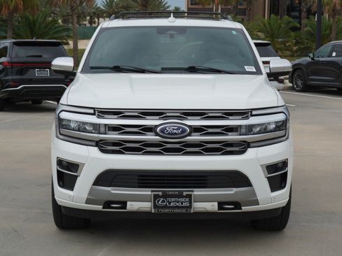 Used 2024 Ford Expedition Platinum AWD/4WD image 2