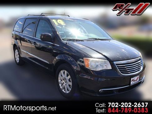 Used 2014 Chrysler Town & Country Touring FWD image 1