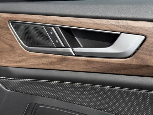 New 2026 Volkswagen Atlas SE FWD image 27