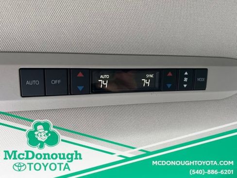 Used 2023 Toyota Sienna XLE FWD image 14