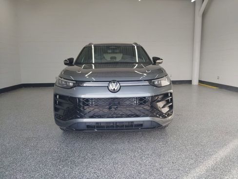 New 2026 Volkswagen Tiguan SE R-Line AWD/4WD image 2